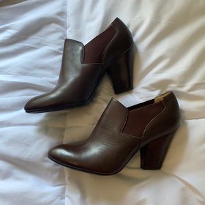 Ellen Tracy leather shoes